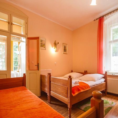 Willa Jagniatkow Bed & Breakfast Bagian luar foto