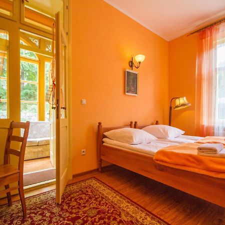 Willa Jagniatkow Bed & Breakfast Bagian luar foto