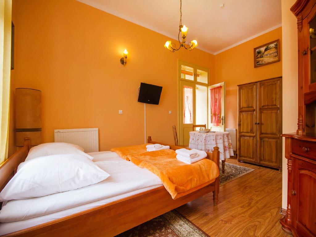 Willa Jagniatkow Bed & Breakfast Bagian luar foto