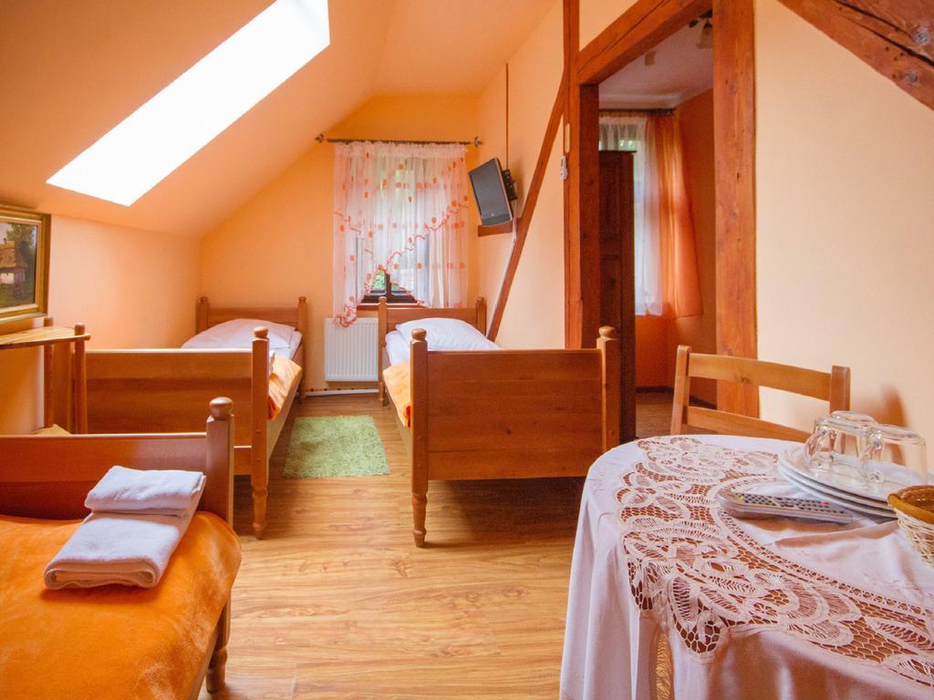 Willa Jagniatkow Bed & Breakfast Bagian luar foto
