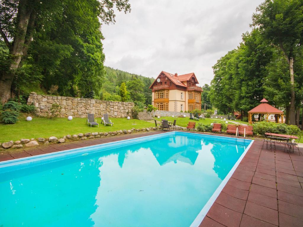 Willa Jagniatkow Bed & Breakfast Bagian luar foto
