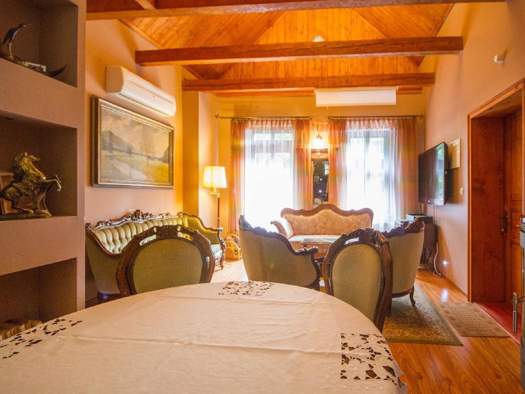 Willa Jagniatkow Bed & Breakfast Bagian luar foto