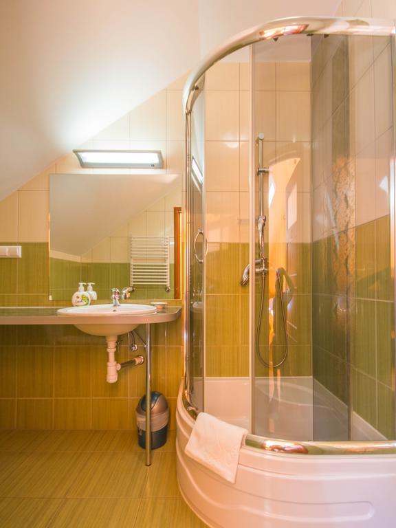 Willa Jagniatkow Bed & Breakfast Bagian luar foto