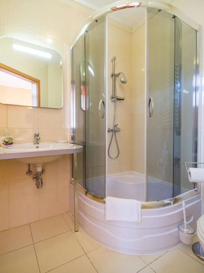 Willa Jagniatkow Bed & Breakfast Bagian luar foto